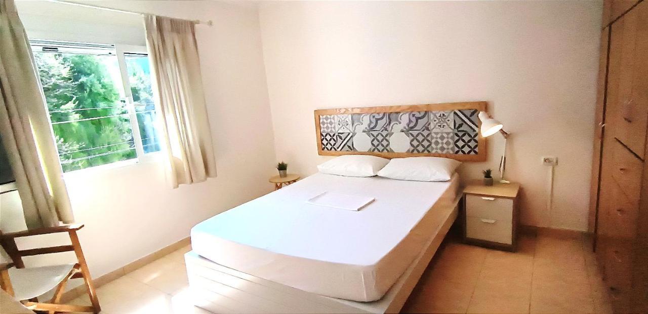 Central Apartment, Fully Equipped Himare Bagian luar foto