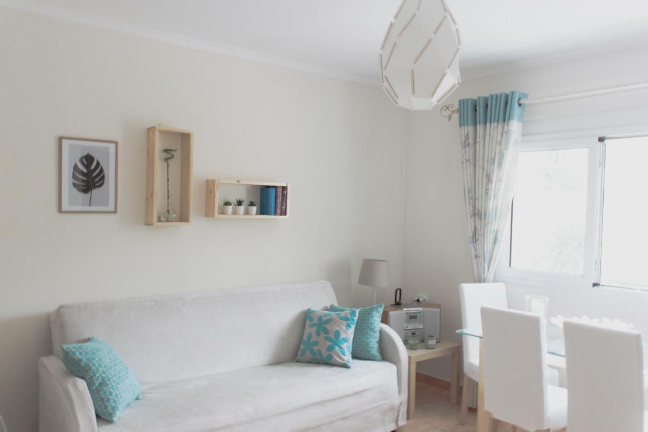 Central Apartment, Fully Equipped Himare Bagian luar foto